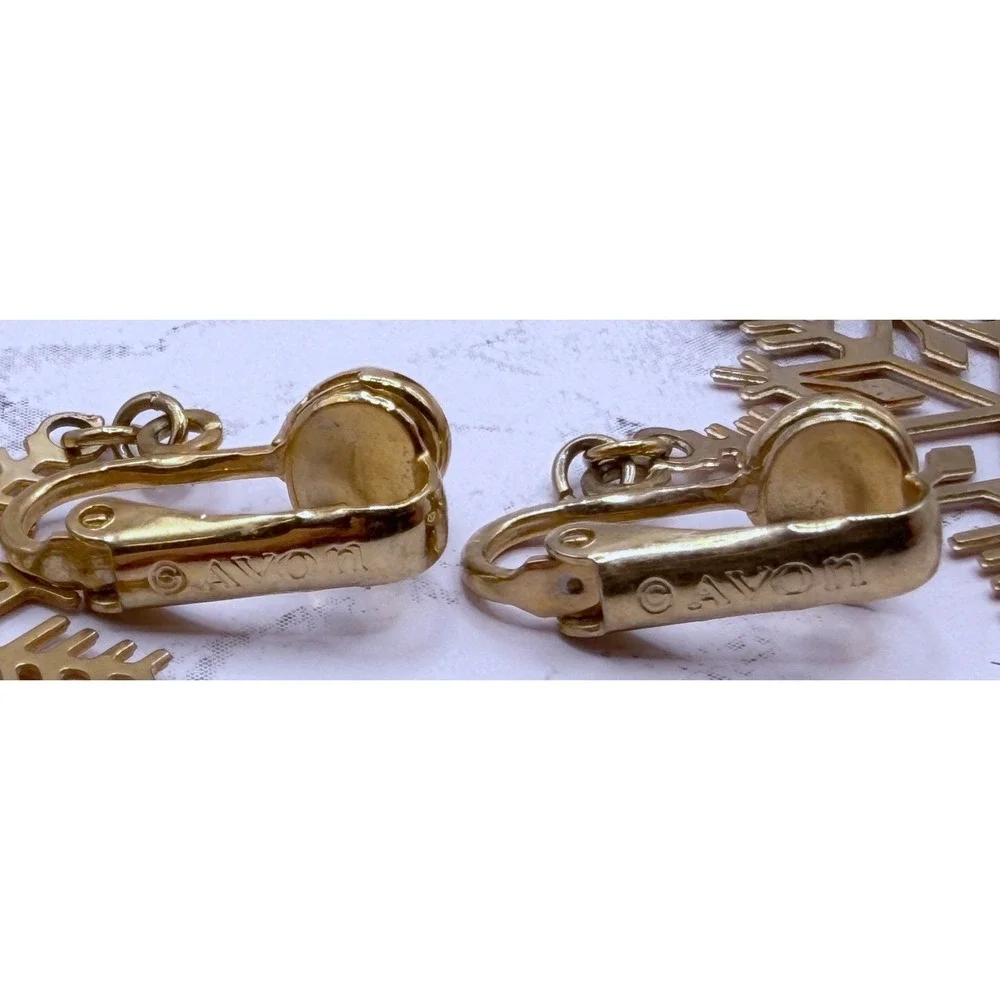 Vintage Avon Gold‎ Snowflake Dangle Clip Earrings Winter Holiday Jewelry
